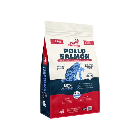 Alimento Pet Family pollo y salmón 7 kg para gatos adultos esterilizados