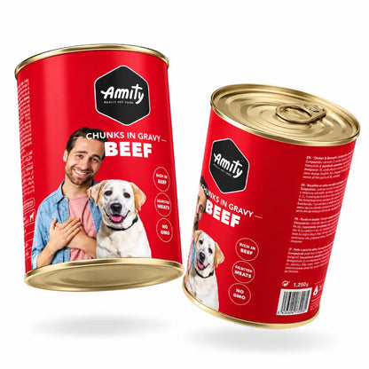 Dos vistas de latas Amity Beef, alimento húmedo para perros con trozos de vacuno en salsa, mostrando el envase frontal y lateral sobre fondo blanco.