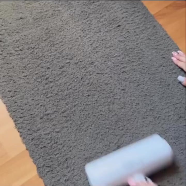 Video demostrativo de ZeroPelo removiendo pelos de mascota de un sillón